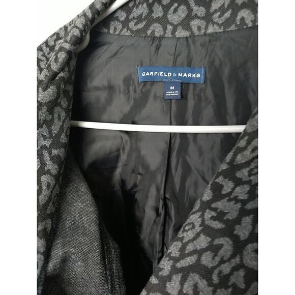 Garfield & Marks Woman M Blazer Black Grey Animal Print Two Button Belt... - Picture 3 of 11